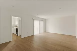 9201 Wakefield Ave, Panorama City, CA 91402 - Photo 5