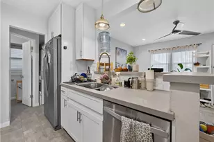 203 6th St, Newport Beach, CA 92661 - Photo 37
