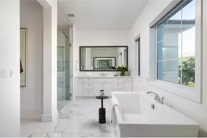 104 Interstellar, Irvine, CA 92618 - Photo 23