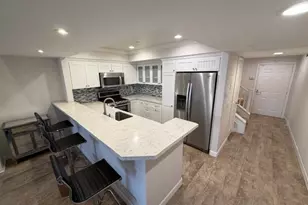 200 Pacific Coast Hwy, Huntington Beach, CA 92648 - Photo 5