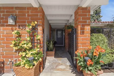 438 Vista Parada, Newport Beach, CA 92660 - Photo 3