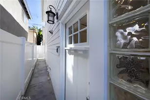 412 1/2 Dahlia Ave, Corona del Mar, CA 92625 - Photo 3