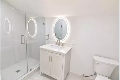 35 Lindberg, Irvine, CA 92620 - Photo 9