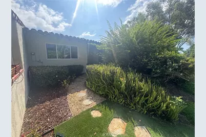 558 Vista Flora, Newport Beach, CA 92660 - Photo 47