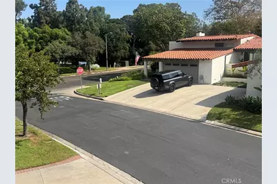 558 Vista Flora, Newport Beach, CA 92660 - Photo 43