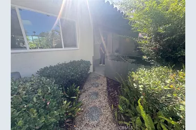 558 Vista Flora, Newport Beach, CA 92660 - Photo 49