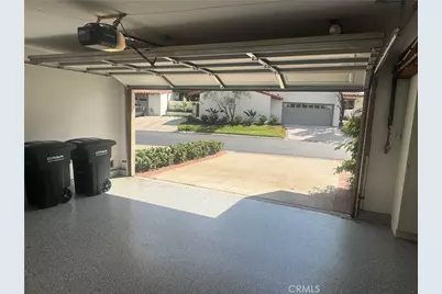 558 Vista Flora, Newport Beach, CA 92660 - Photo 33