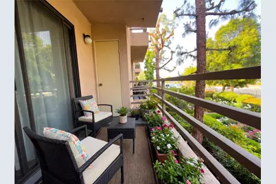6815 Remmet #219, Canoga Park, CA 91303 - Photo 3