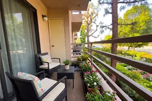 6815 Remmet, Canoga Park, CA 91303 - Photo 3