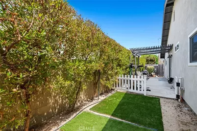 2033 Laurie Lane, Costa Mesa, CA 92627 - Photo 19