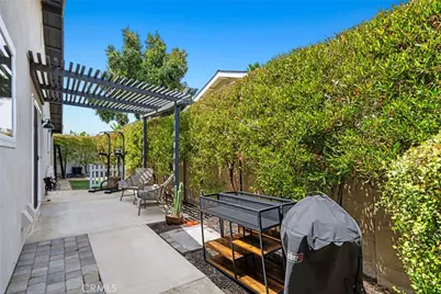 2033 Laurie Lane, Costa Mesa, CA 92627 - Photo 21