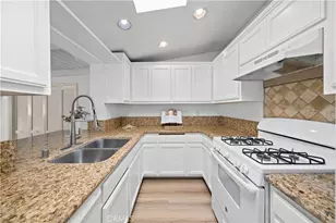 610 W Bay St, Costa Mesa, CA 92627 - Photo 9