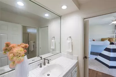2 Vienna, Newport Beach, CA 92660 - Photo 17