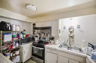 2318 W Greenacre, Anaheim, CA 92801 - Photo 11
