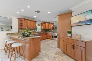 2249 S Della Ln, Anaheim, CA 92802 - Photo 17