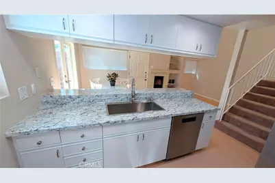 2302 Elden, Costa Mesa, CA 92627 - Photo 9