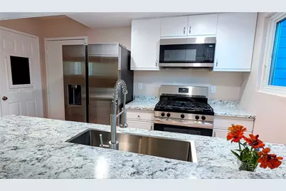 2302 Elden, Costa Mesa, CA 92627 - Photo 7