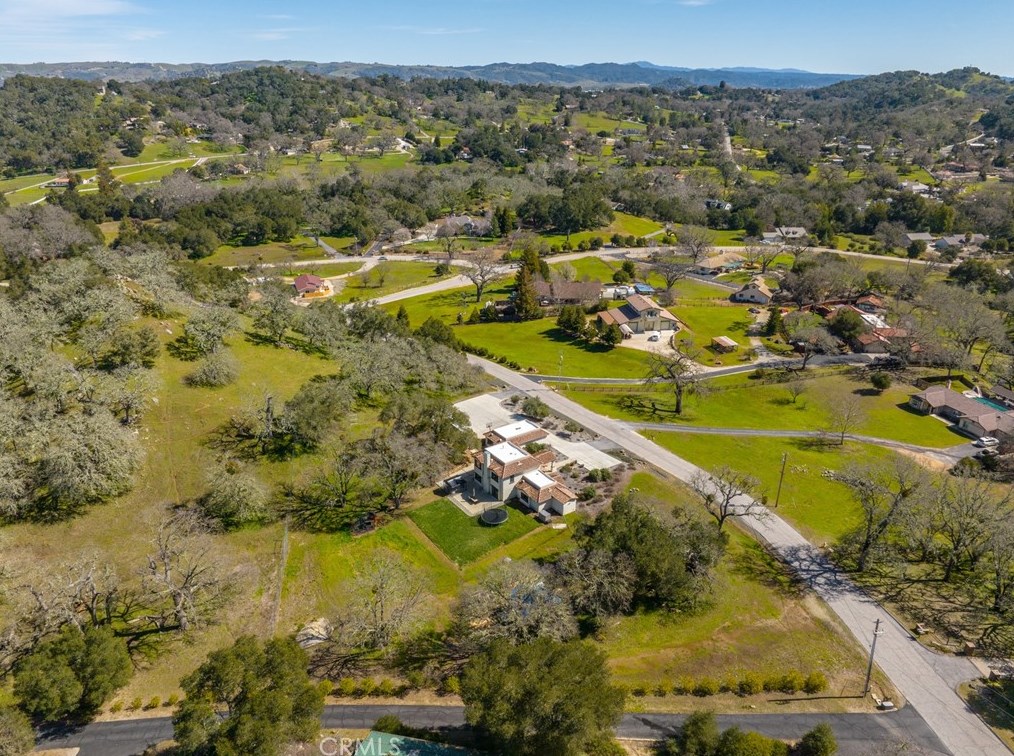 10270 Santa Ana Rd, Atascadero CA  93422-7736 exterior