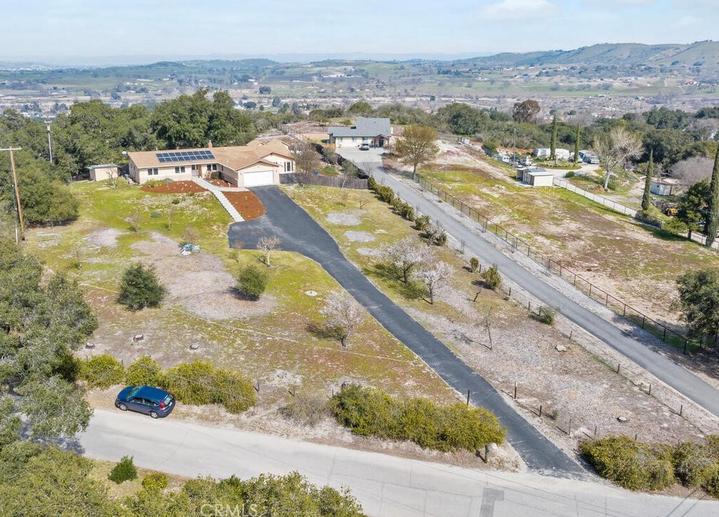 3995 Amargon Rd, Atascadero CA  93422-2627 exterior