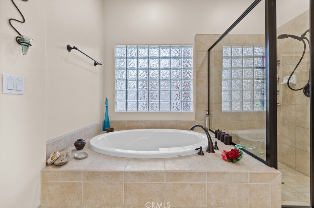 10504 Chesterfield Ct, Bakersfield CA 93311-3722 exterior