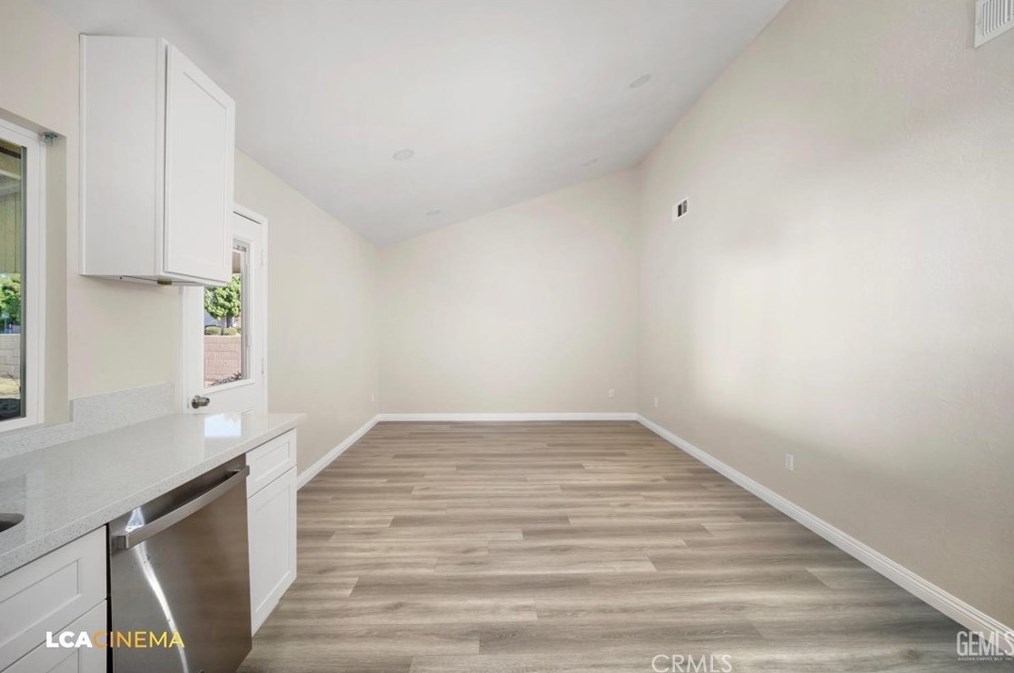 4613 Mccray St, Bakersfield CA  93308-1227 exterior