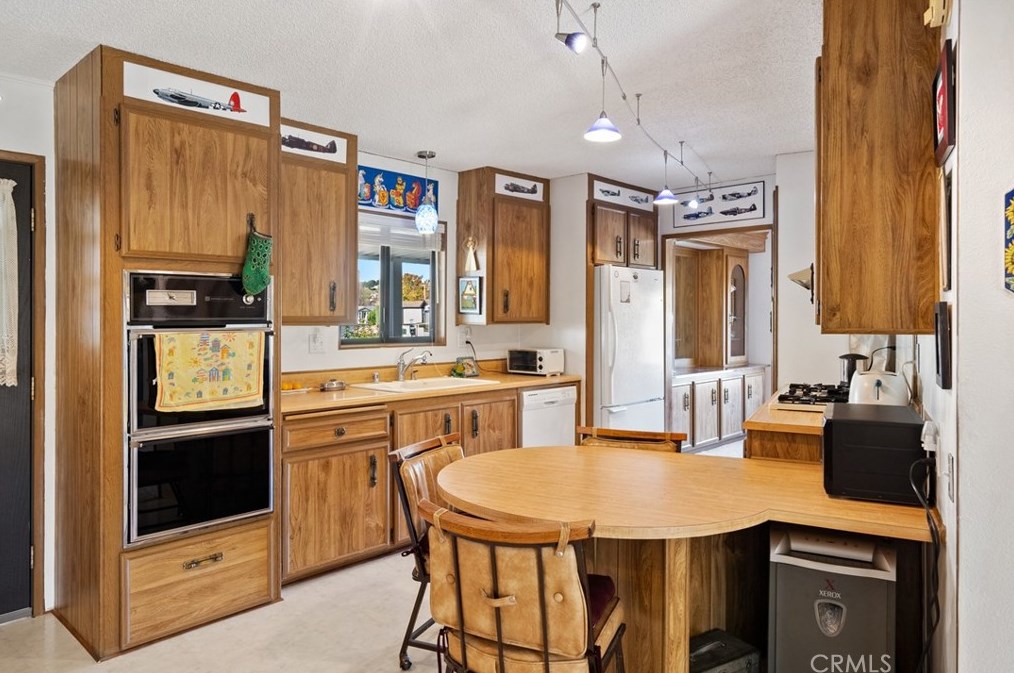 334 Bobwhite Dr, Lake Nacimiento CA  93446-4026 exterior