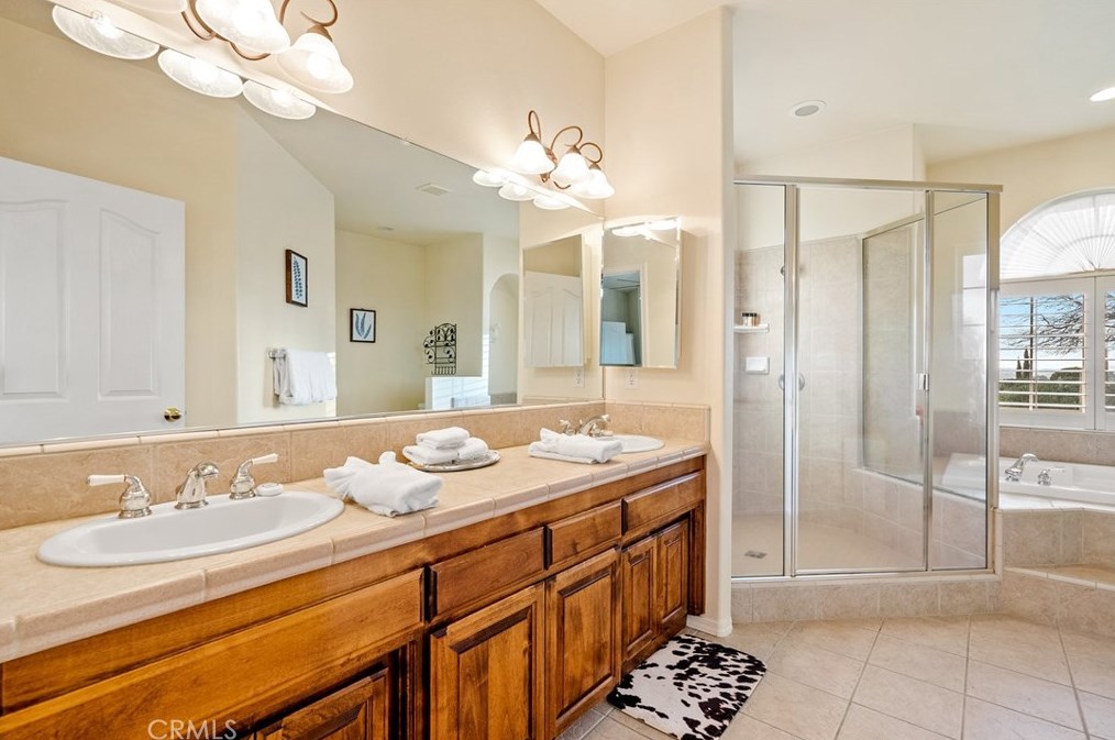 4925 Lamplighter Way, Lake Nacimiento CA  93446-8499 exterior