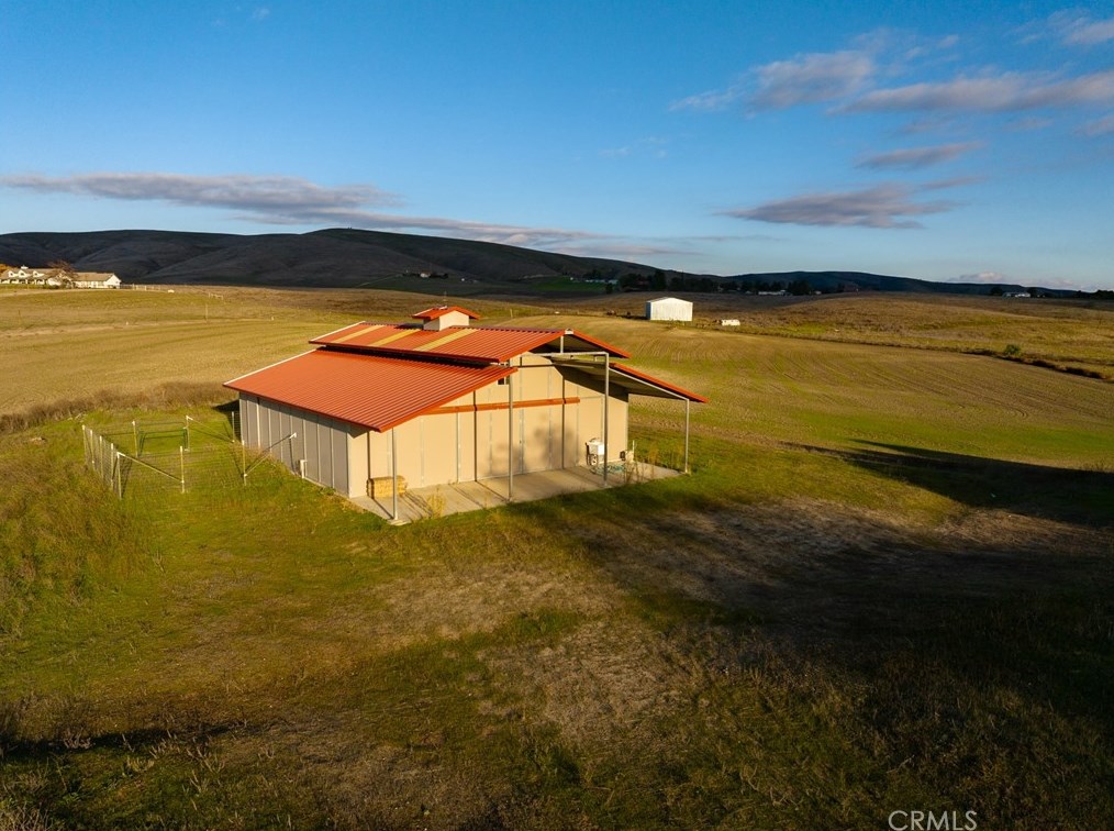 4925 Lamplighter Way, Lake Nacimiento CA  93446-8499 exterior