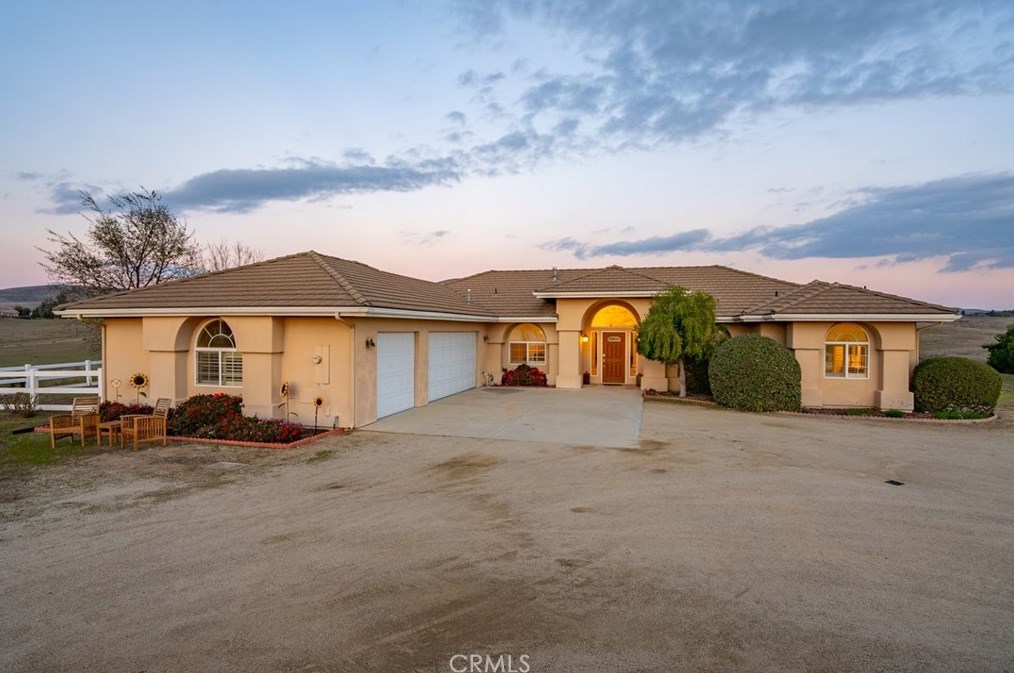 4925 Lamplighter Way, Lake Nacimiento CA  93446-8499 exterior