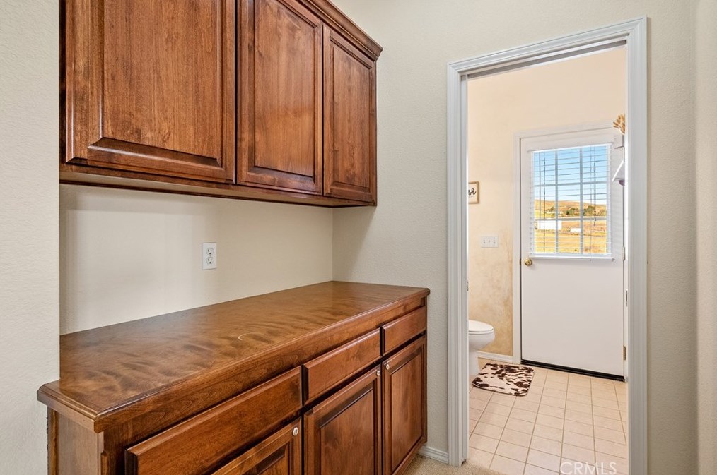 4925 Lamplighter Way, Lake Nacimiento CA  93446-8499 exterior