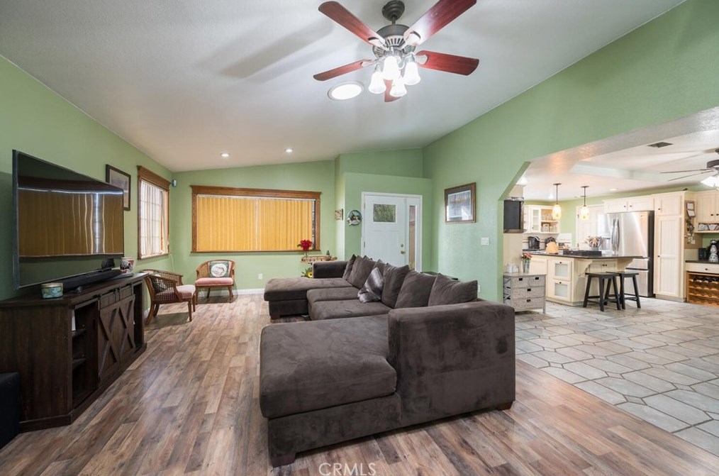 912 Wade Dr, Lake Nacimiento CA  93446-3413 exterior