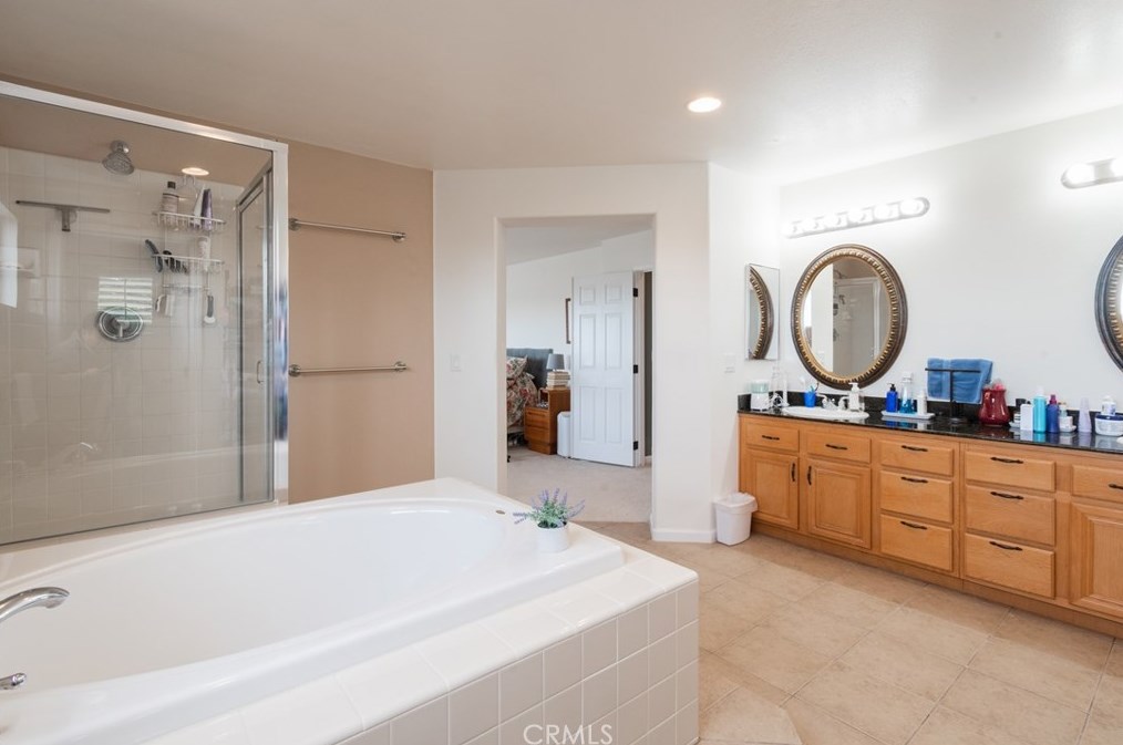 317 Montebello Oaks Dr, Lake Nacimiento CA  93446-7116 exterior