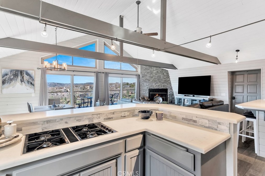2355 Lakeview Dr, Lake Nacimiento CA  93426-9626 exterior