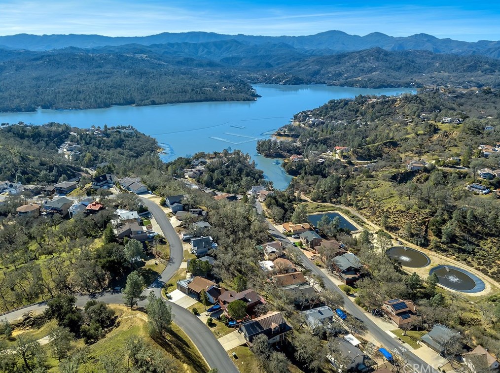 2355 Lakeview Dr, Lake Nacimiento CA  93426-9626 exterior