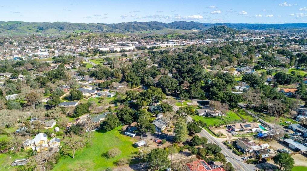 8275 Curbaril Ave, Atascadero CA 93422-5260 exterior