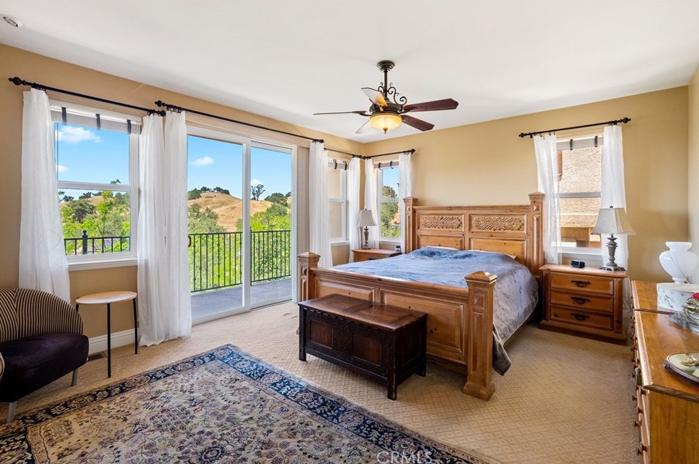 5049 Meadow Lark Ln, Lake Nacimiento CA  93446-4258 exterior