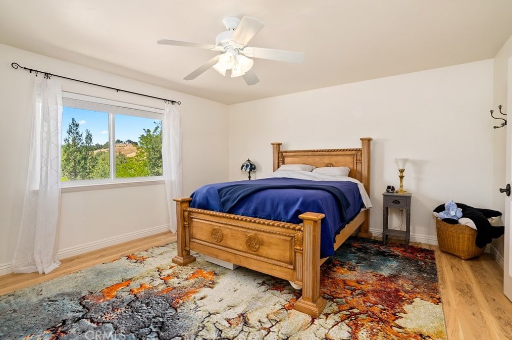 5049 Meadow Lark Ln, Lake Nacimiento CA  93446-4258 exterior