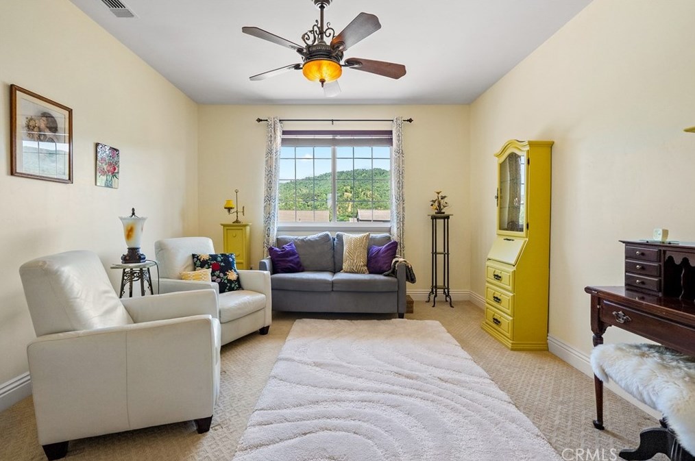 5049 Meadow Lark Ln, Lake Nacimiento CA  93446-4258 exterior