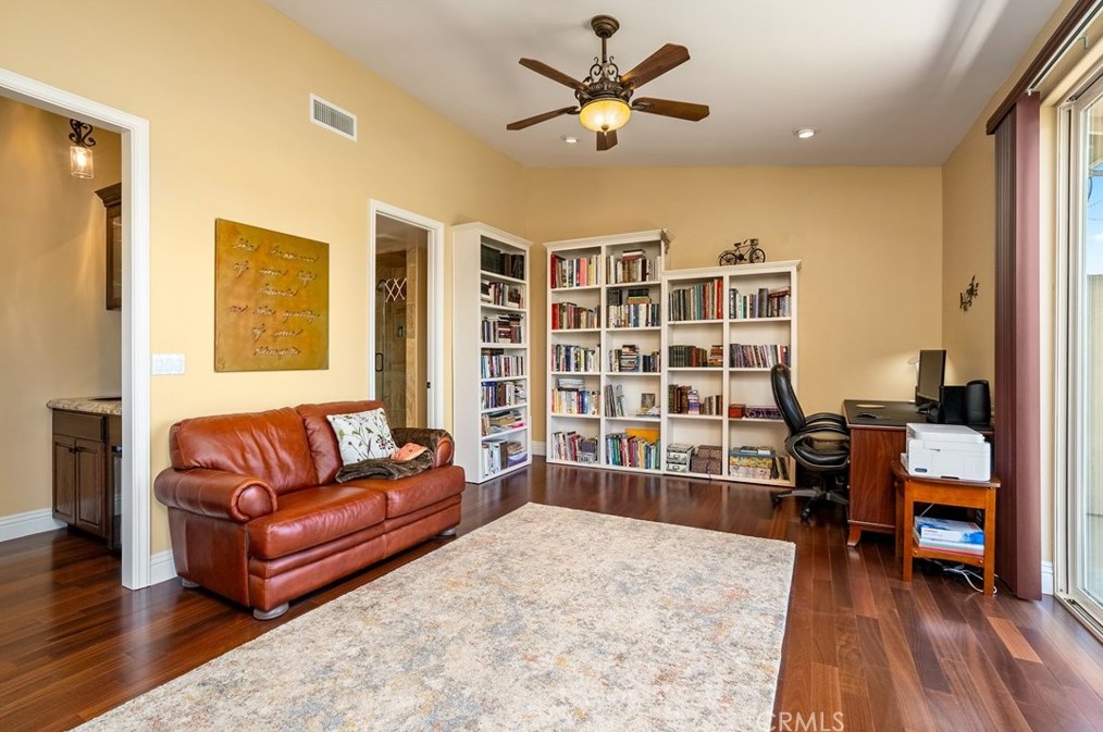 5049 Meadow Lark Ln, Lake Nacimiento CA  93446-4258 exterior