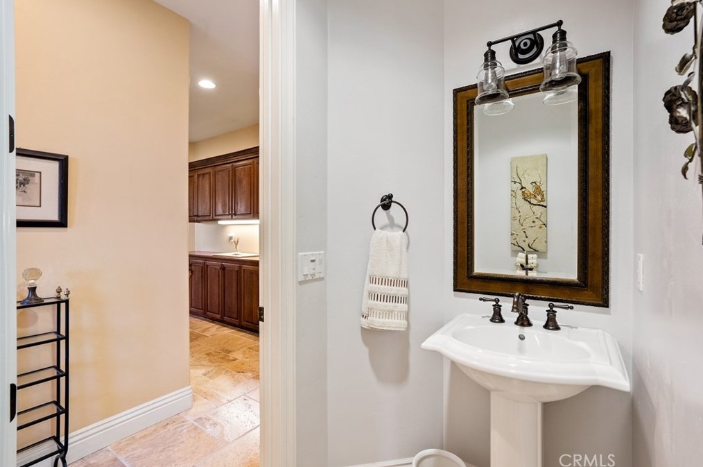 5049 Meadow Lark Ln, Lake Nacimiento CA  93446-4258 exterior
