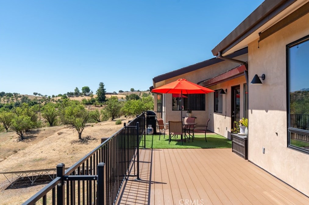 1240 Mountain Springs Rd, Lake Nacimiento CA  93446-5219 exterior
