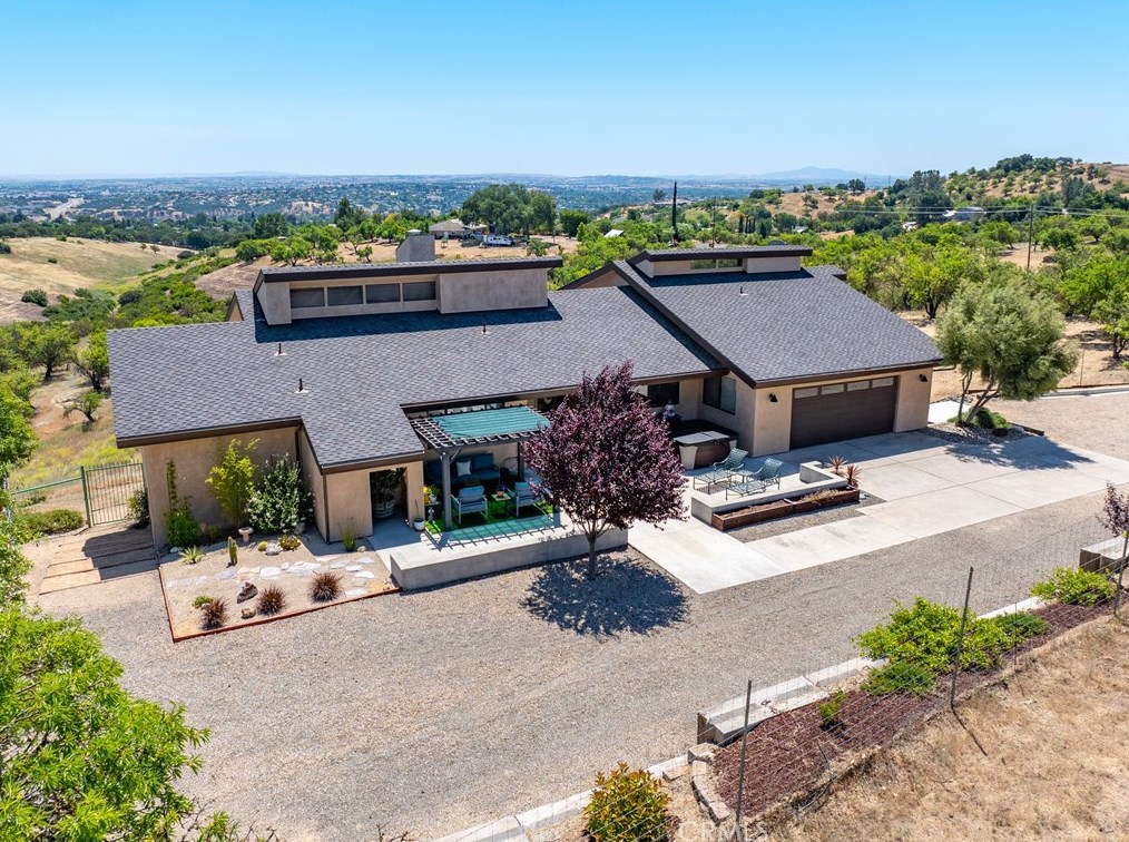 1240 Mountain Springs Rd, Lake Nacimiento CA  93446-5219 exterior