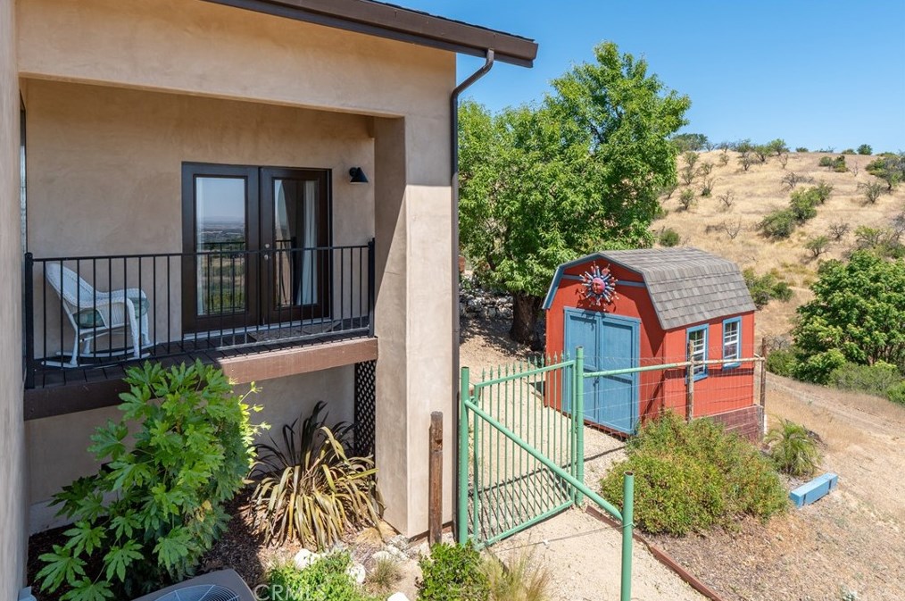 1240 Mountain Springs Rd, Lake Nacimiento CA  93446-5219 exterior