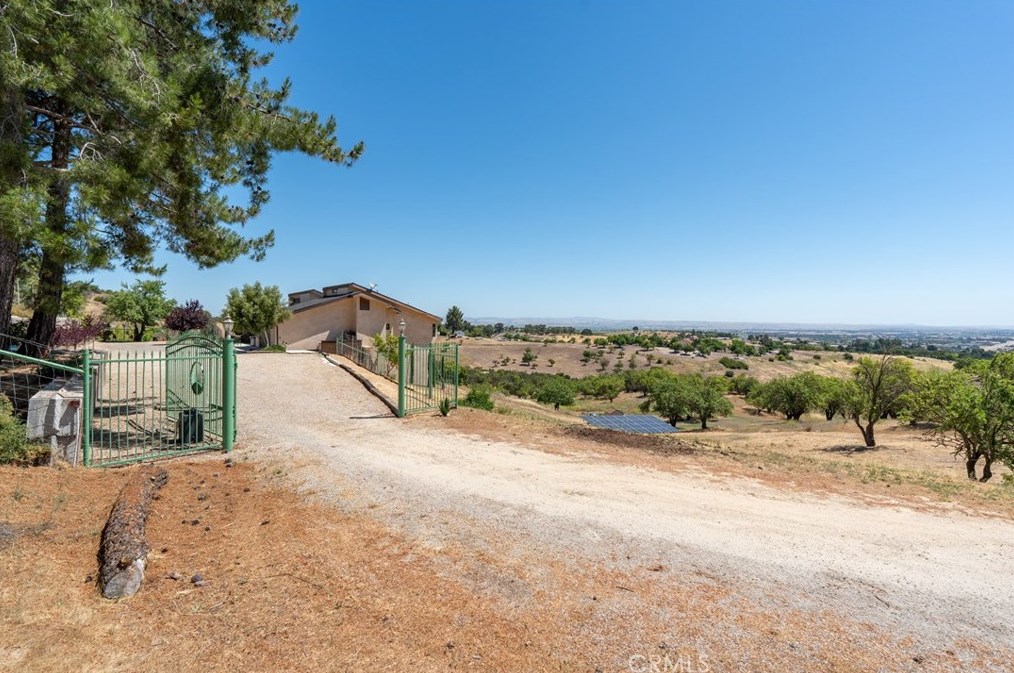 1240 Mountain Springs Rd, Lake Nacimiento CA  93446-5219 exterior