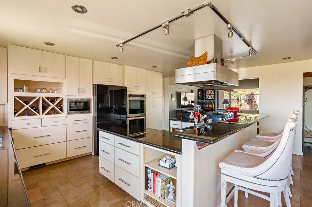 1240 Mountain Springs Rd, Lake Nacimiento CA  93446-5219 exterior