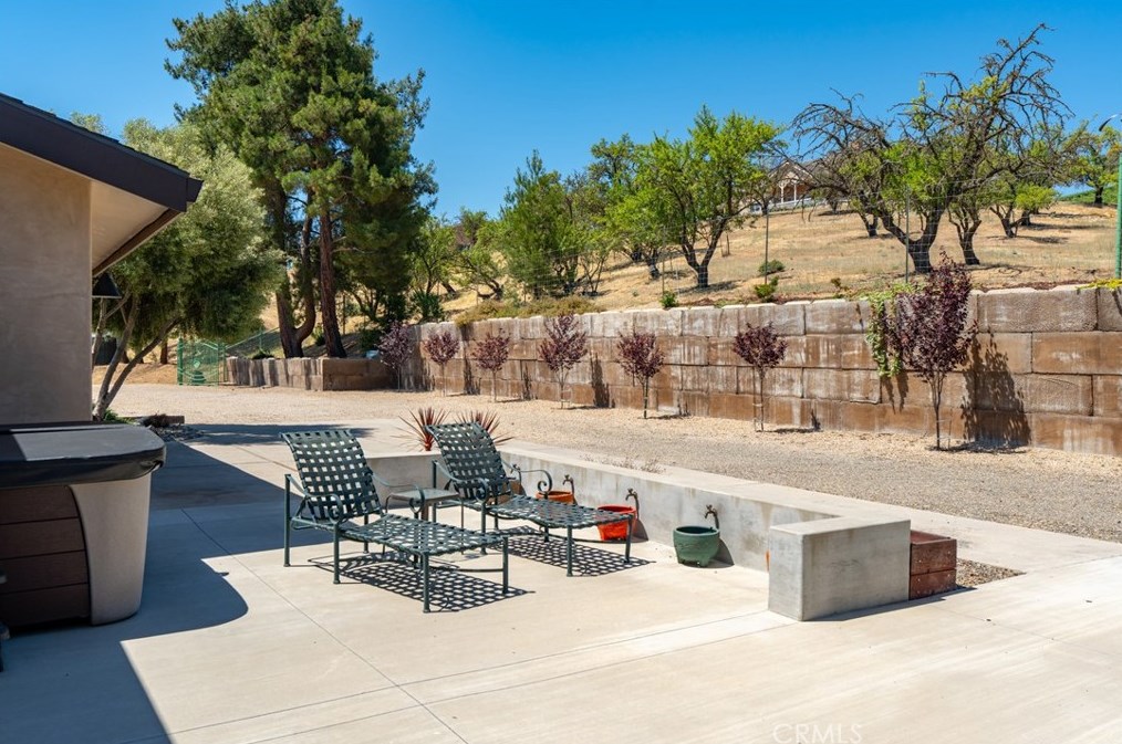 1240 Mountain Springs Rd, Lake Nacimiento CA  93446-5219 exterior