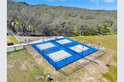 8209 Woody Point Lane, Paso Robles, CA 93426 - Photo 15