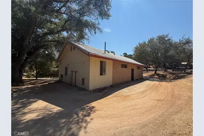 11011 S Shore Drive, Paso Robles, CA 93446 - Photo 37