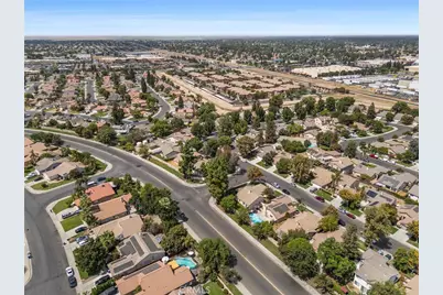 7511 Stone Breakers Avenue, Bakersfield, CA 93313 - Photo 9