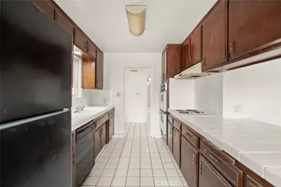 2504 Sutton Place, Bakersfield, CA 93309 - Photo 11